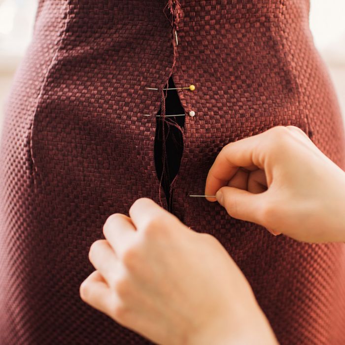 Ремонт одежды - Ремонт юбки недорого в ателье Re-Size рядом с метро ...